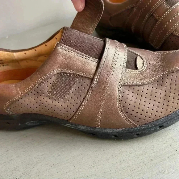 Clarks Unstructured Brown Bronze Leather Casual Slip On Shoes Loafer Women 8 - Picture 7 of 14